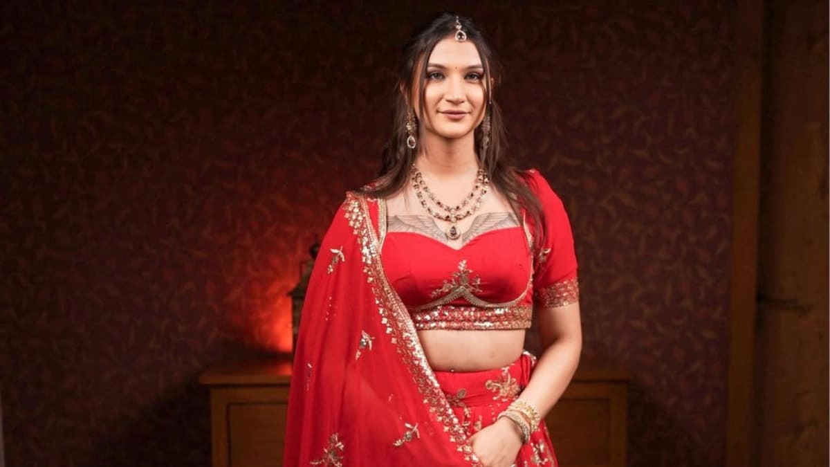 पैड बांधे, बल्ला थामा! संजय बांगड़ की बेटी अनाया ने शुरू की क्रिकेट ट्रेनिंग 🏏
